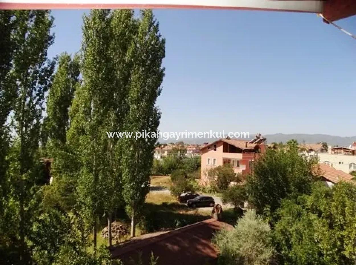 6 Mehrfamilienhäuser Auf 717 M2 Grundstück Im Zentrum Von Köyceiz Stehen Komplett Zum Verkauf