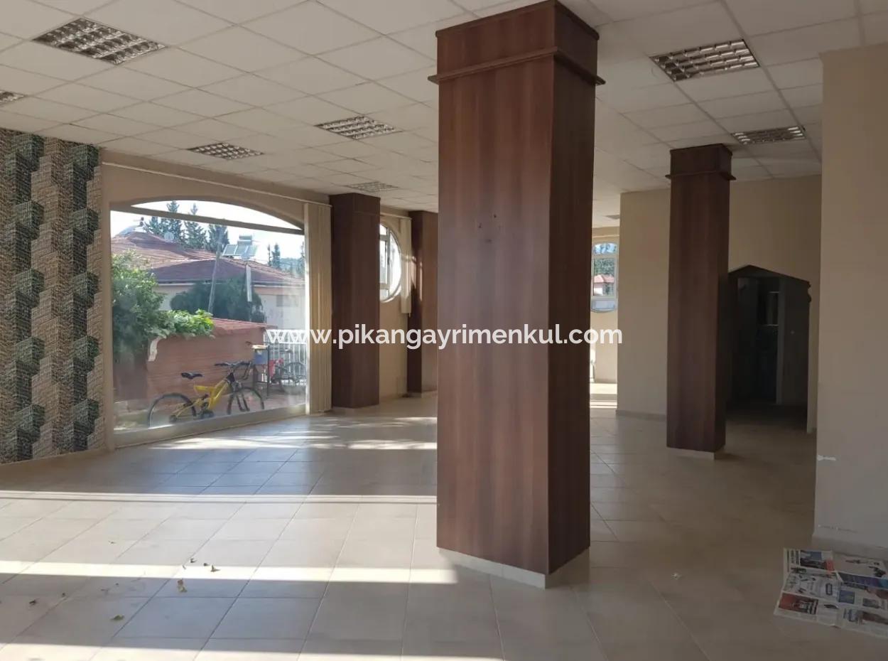 Der Leiter Der Ecke, Am Rande Der Fahrbahn Oriya Dalyan Rental-Shop-120 M2