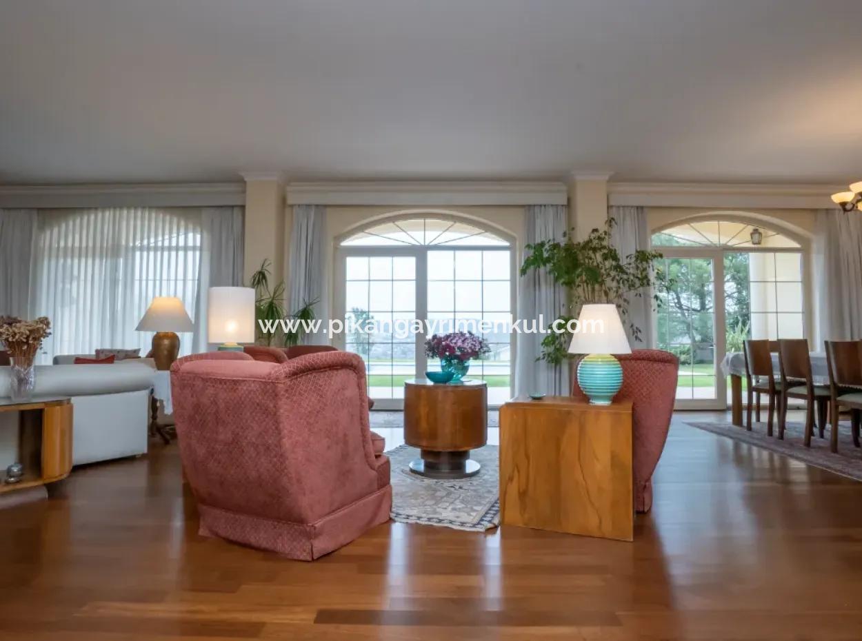 7 In 1 Freistehendes Luxushaus Auf Einem 2300 M2 Großen Grundstück Zum Verkauf In Zekeriyaköy, Istanbul