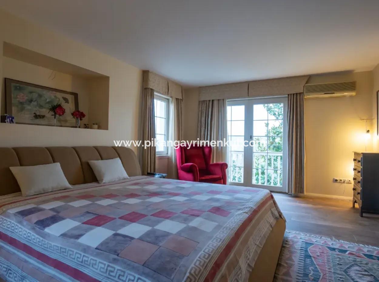 7 In 1 Freistehendes Luxushaus Auf Einem 2300 M2 Großen Grundstück Zum Verkauf In Zekeriyaköy, Istanbul