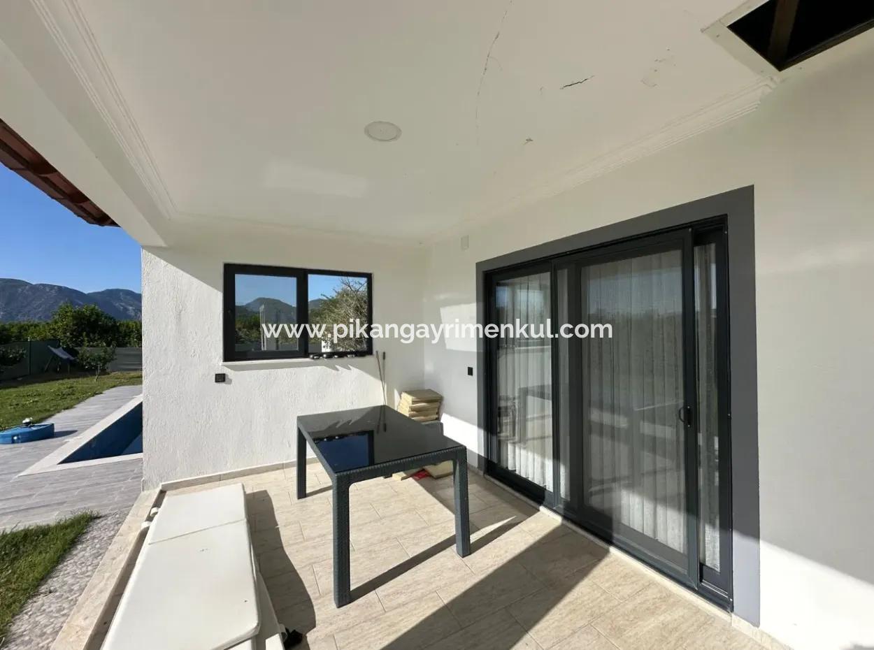 Einstöckiges Haus Mit Freistehendem Pool In Ortacada Zur Langzeitmiete