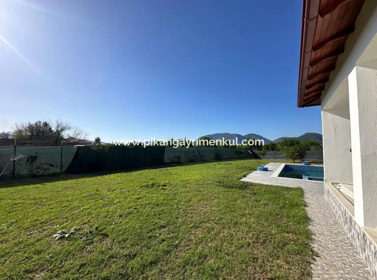Einstöckiges Haus Mit Freistehendem Pool In Ortacada Zur Langzeitmiete