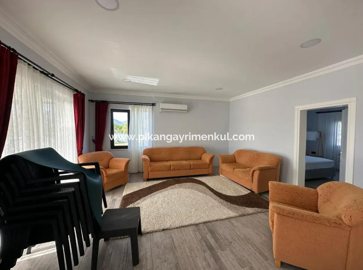 Einstöckiges Haus Mit Freistehendem Pool In Ortacada Zur Langzeitmiete