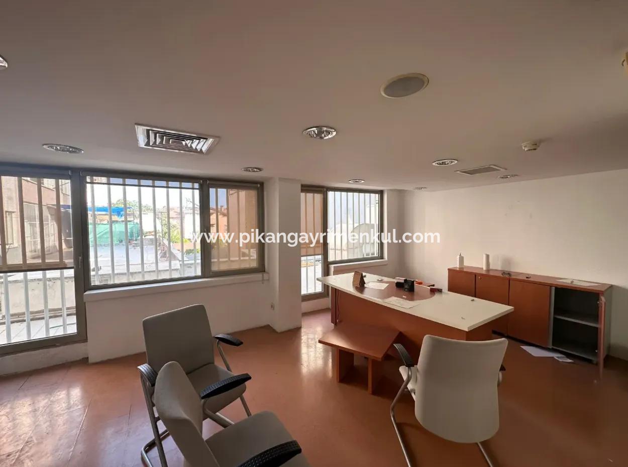 Zentral Gelegenes 262 M2 0 Gewerbegrundstück Zum Verkauf