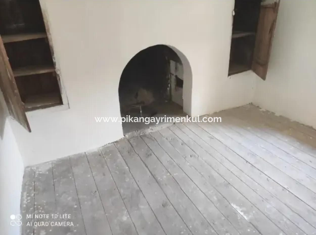 Dorfhaus Aus Stein Und 1042 M2 Freistehendes Grundstück Zum Verkauf Auf Einem 504 M2 Großen Grundstück In Çameli, Cevizli