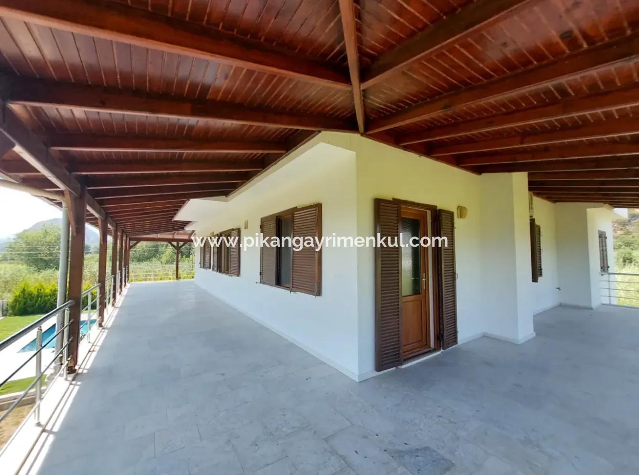 Luxus-Triplex Mit Swimmingpool Im 7 500 M2 Großen Granatapfelgarten In Mugla Dalyan