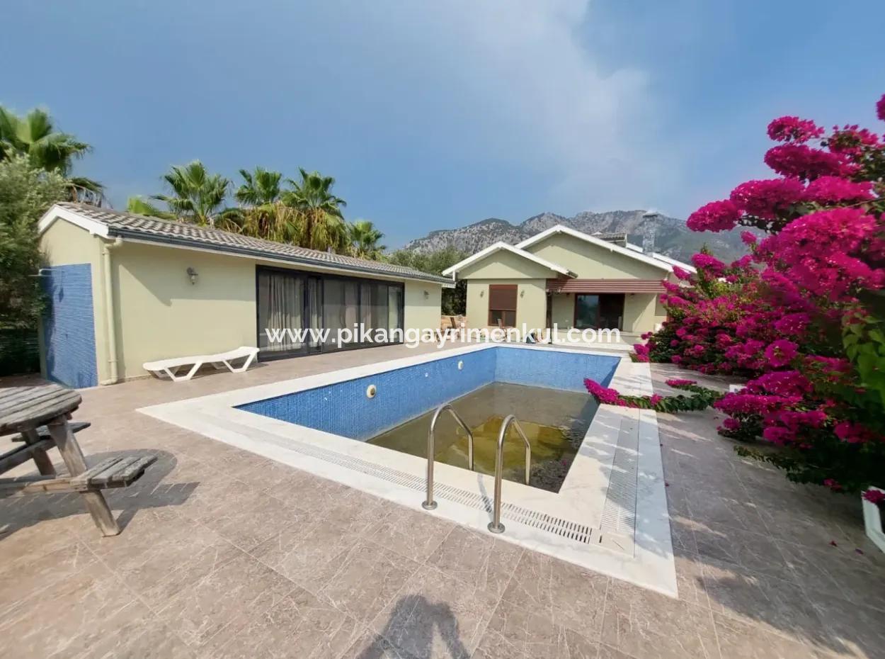 Häuser Auf 3.500 M² Land, Geeignet Für Touristische Investitionen In Muğla Dalyan Zum Verkauf