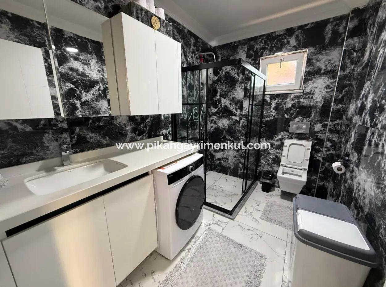 Ein Freistehendes 2,5-Stöckiges Gebäude An Der Dalyan-Straße In Ortacada Steht Zum Verkauf.