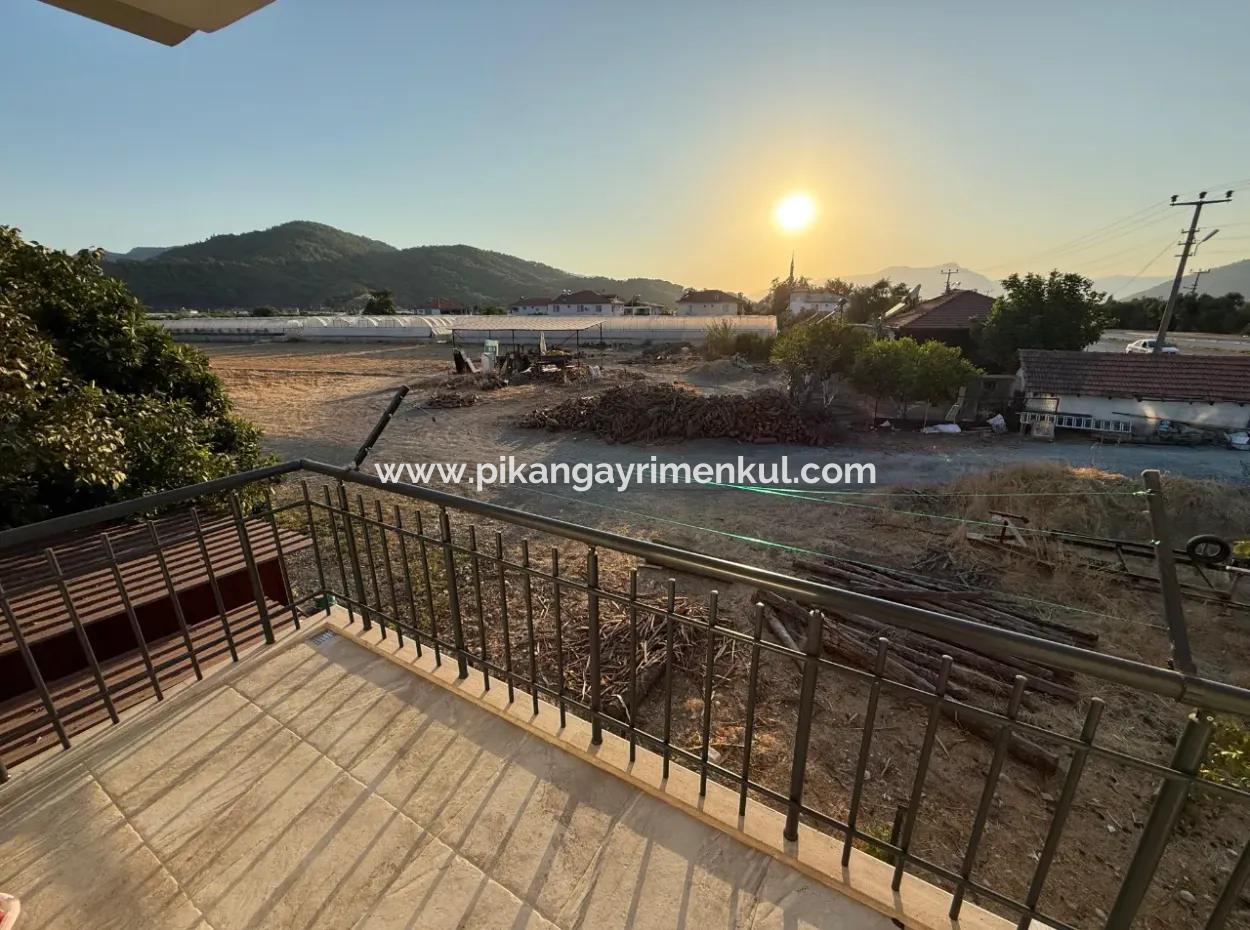 Ein Freistehendes 2,5-Stöckiges Gebäude An Der Dalyan-Straße In Ortacada Steht Zum Verkauf.