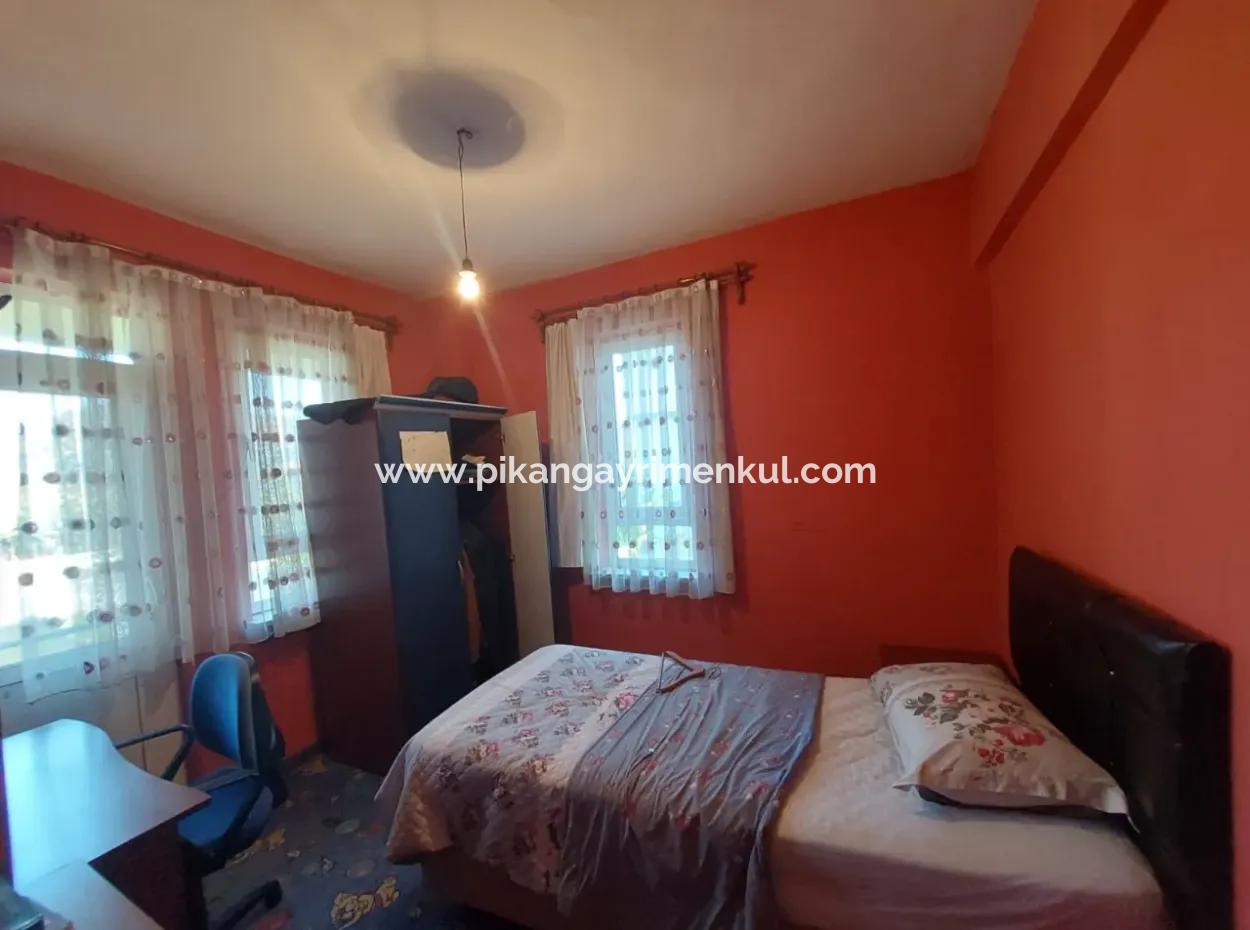 Ein Haus Mit 4 1 Und 3 1 Schwimmbädern Auf Einem 645 M² Großen Grundstück In Ortaca Kemaliye Steht Zum Verkauf Oder Zum Tausch.