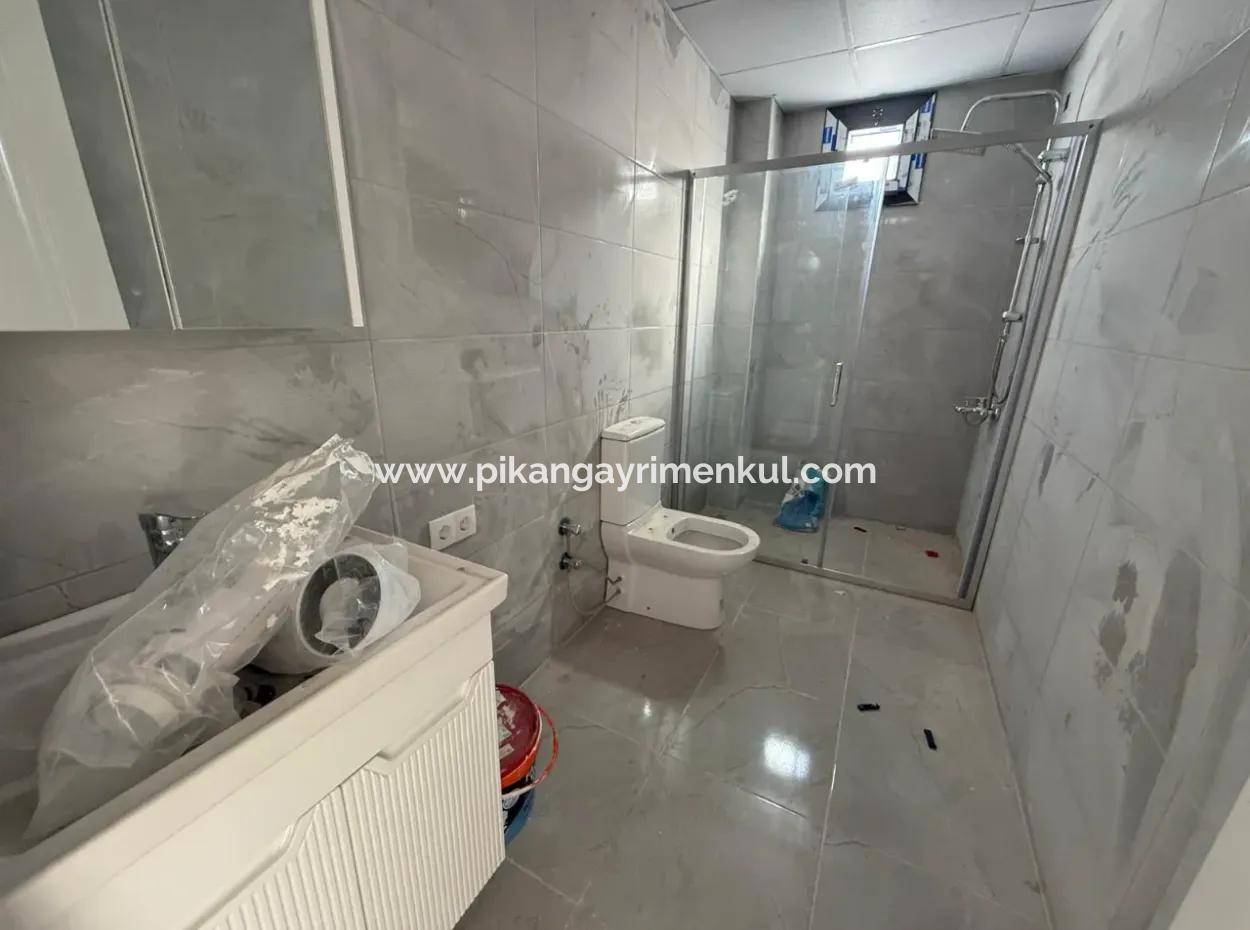 Eine 11-Wohnung Im Mittleren Stock Eines Brandneuen Dreistöckigen Gebäudes Mit Schwimmbad Im Zentrum Von Muğla Ortaca Steht Zum Verkauf