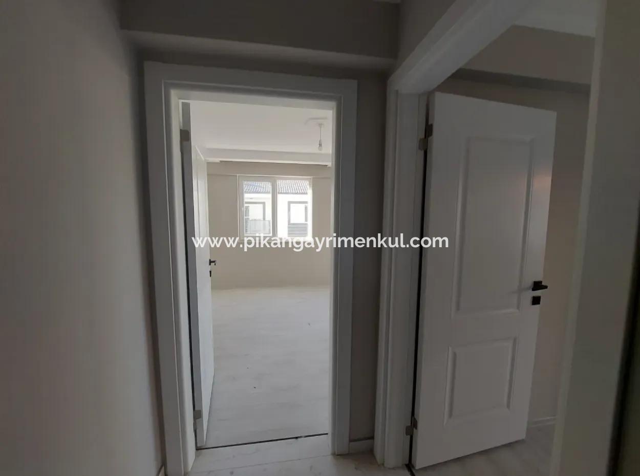 Eine 11-Wohnung Im Mittleren Stock Eines Brandneuen Dreistöckigen Gebäudes Mit Schwimmbad Im Zentrum Von Muğla Ortaca Steht Zum Verkauf