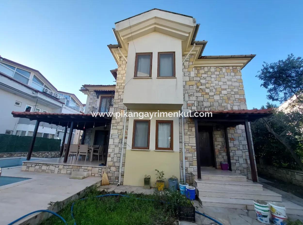 Möbliert 31, 2 Doppelhaushälfte, Von Denen Eines Auf Einem 700 M² Großen Grundstück Mit Schwimmbad In Muğla Dalyan Gemietet Ist