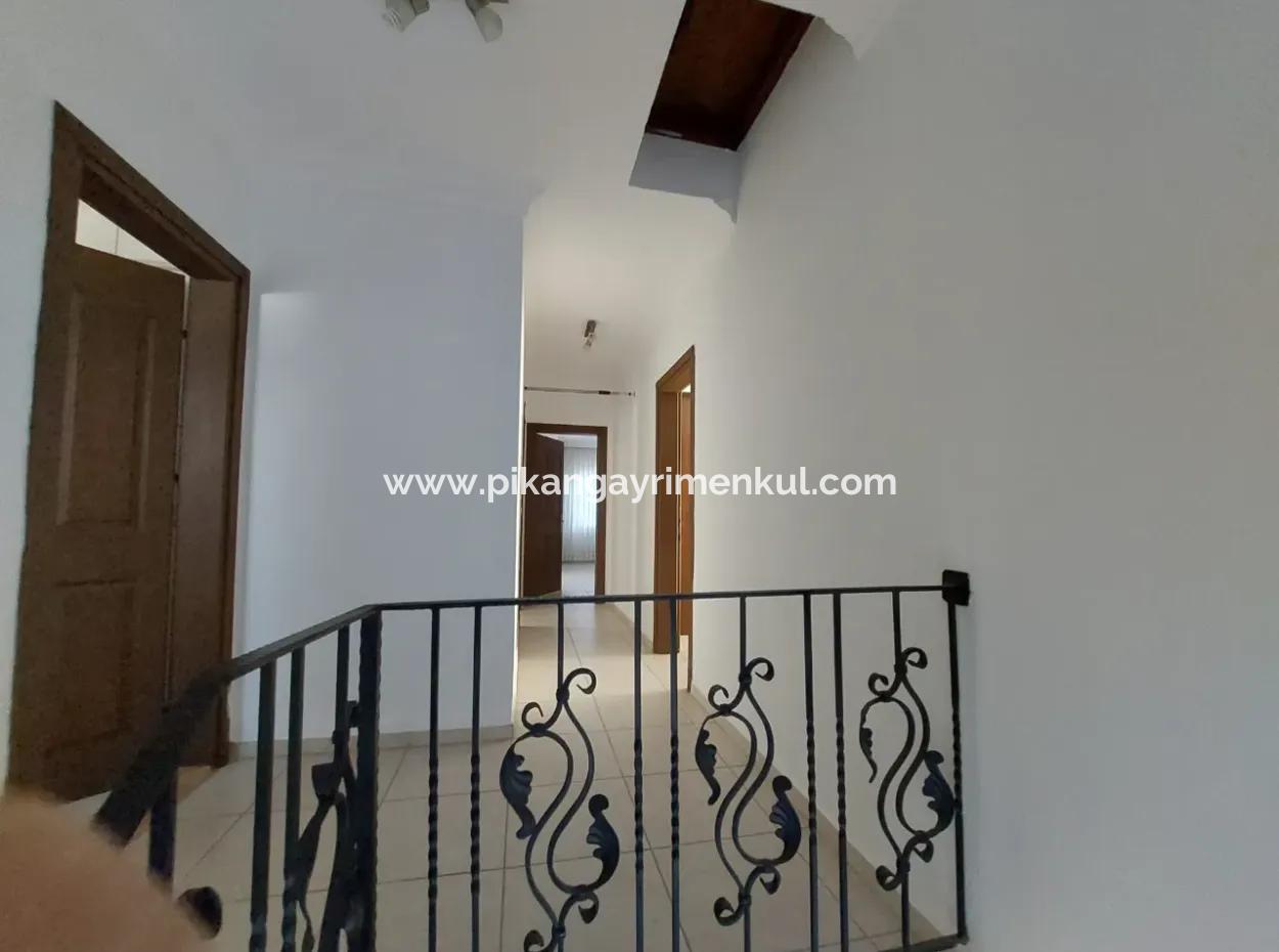 Möbliert 31, 2 Doppelhaushälfte, Von Denen Eines Auf Einem 700 M² Großen Grundstück Mit Schwimmbad In Muğla Dalyan Gemietet Ist