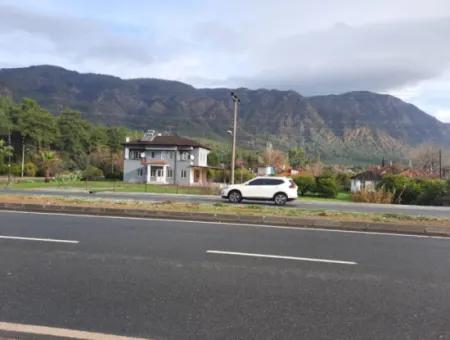 Gewerbegrundstück Zum Verkauf An Der Hauptstraße In Muğla Köyceğiz Toparlar – Unumgängliche Gelegenheit Für Kraftstoff, Markt Und Erholungsanlage!