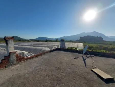 5.850 M² Seeblick Grundstück Und Dorfhaus Zum Verkauf In Ortaca Eskiköy