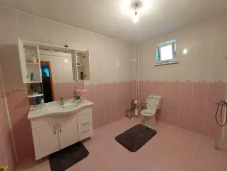 Ein Haus Mit 4 1 Und 3 1 Schwimmbädern Auf Einem 645 M² Großen Grundstück In Ortaca Kemaliye Steht Zum Verkauf Oder Zum Tausch.