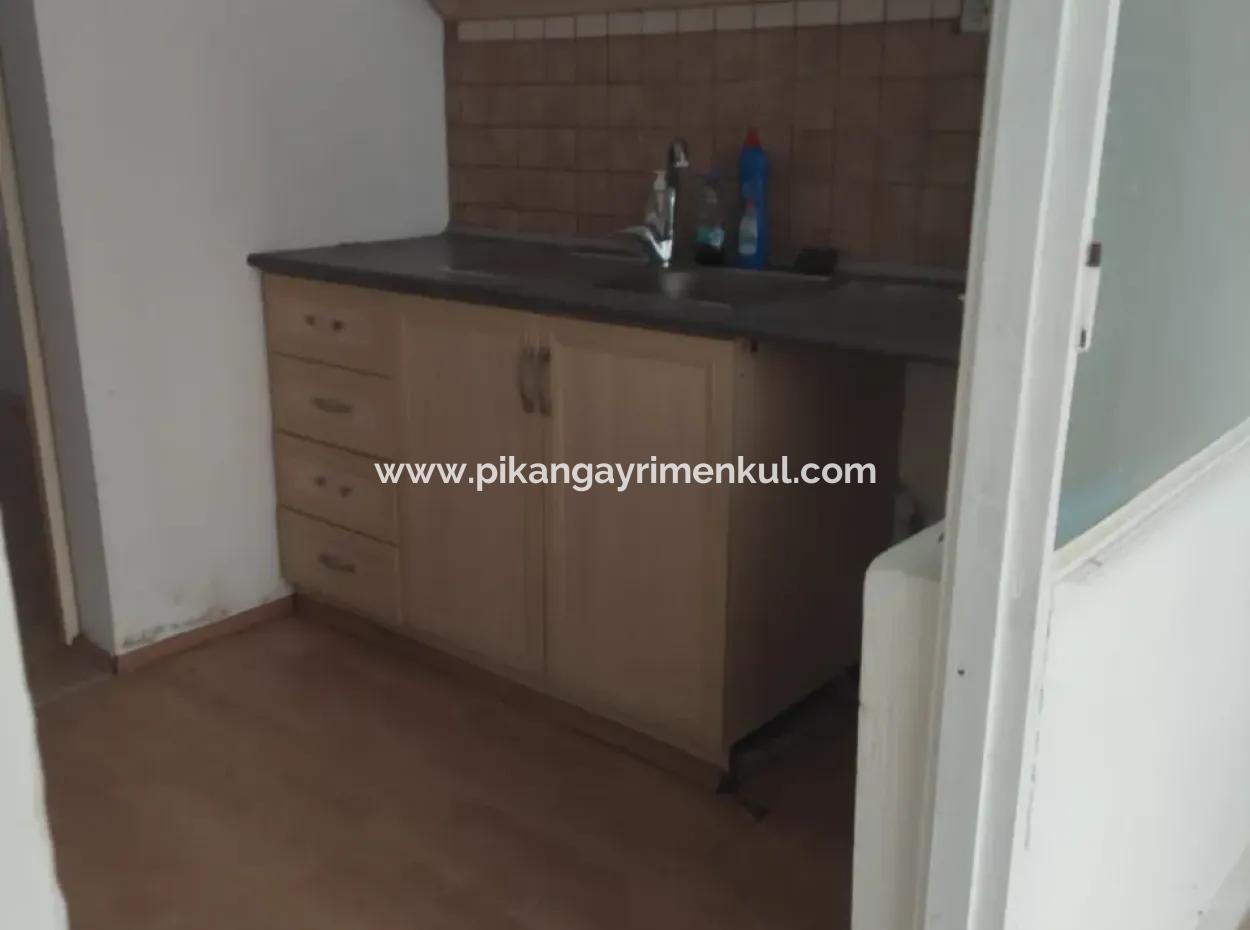 Muğla Ula Akyakada Busy Street Flat Entrance Shop For Emergency Sale