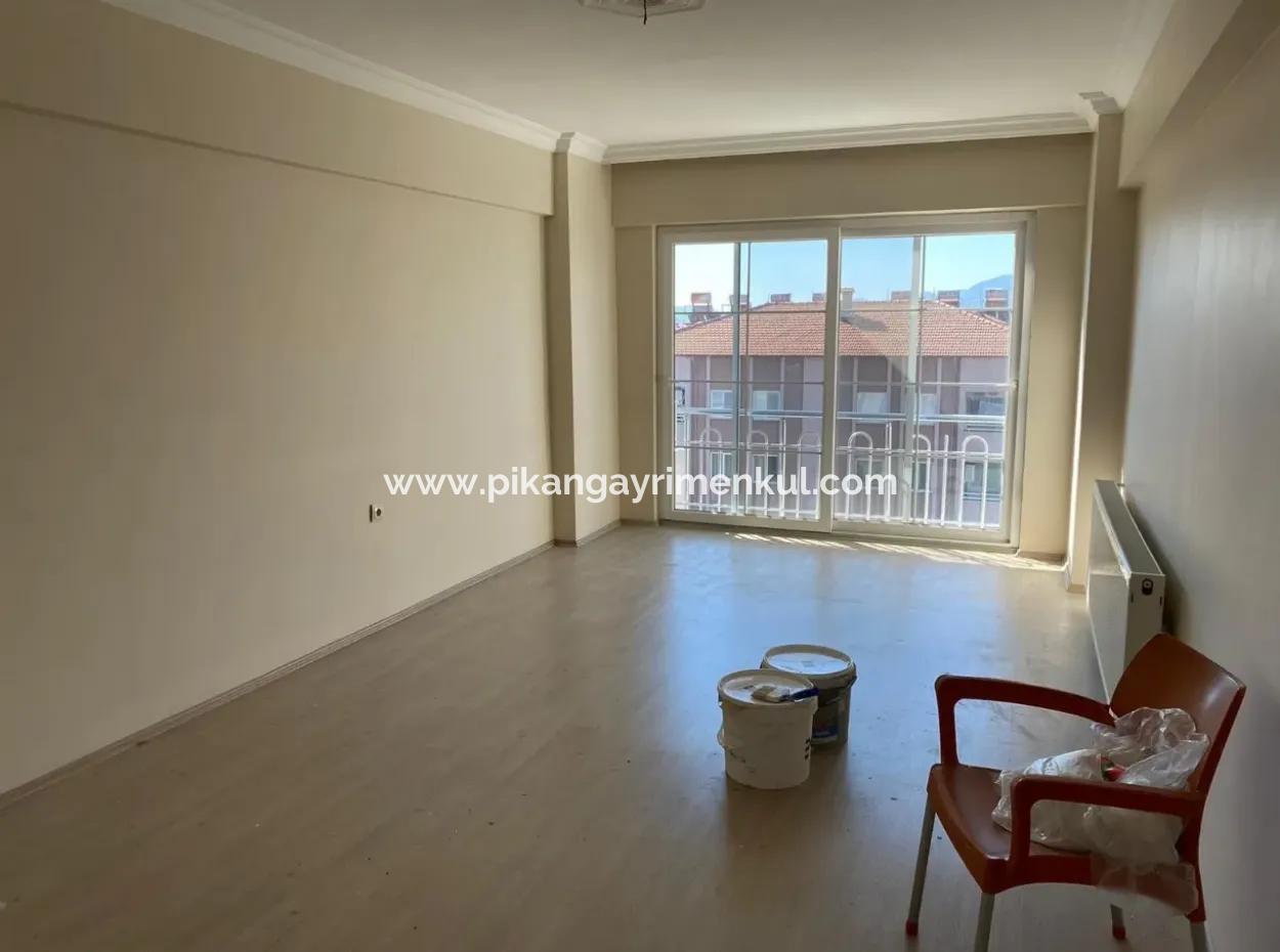 Ortacada 200 M2 Lüks Kaloriferli Daire Satılık