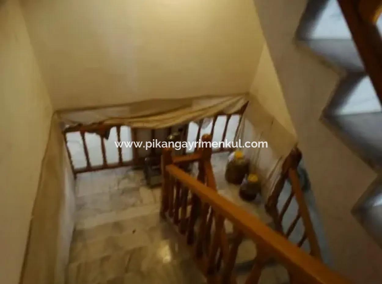 Köyceğiz Merkezde 717 M2 Arsada 6 Daireli Bina Komple Satılık