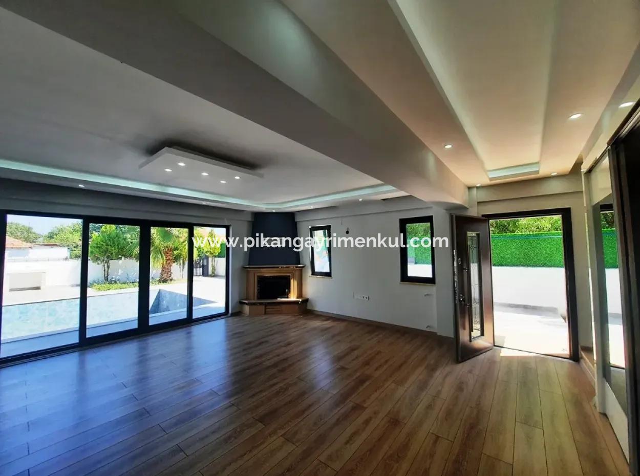 Muğla Dalyanda 520 M2 Arsada 230 M2 5+1 Ultra Lüks Villa Satılık