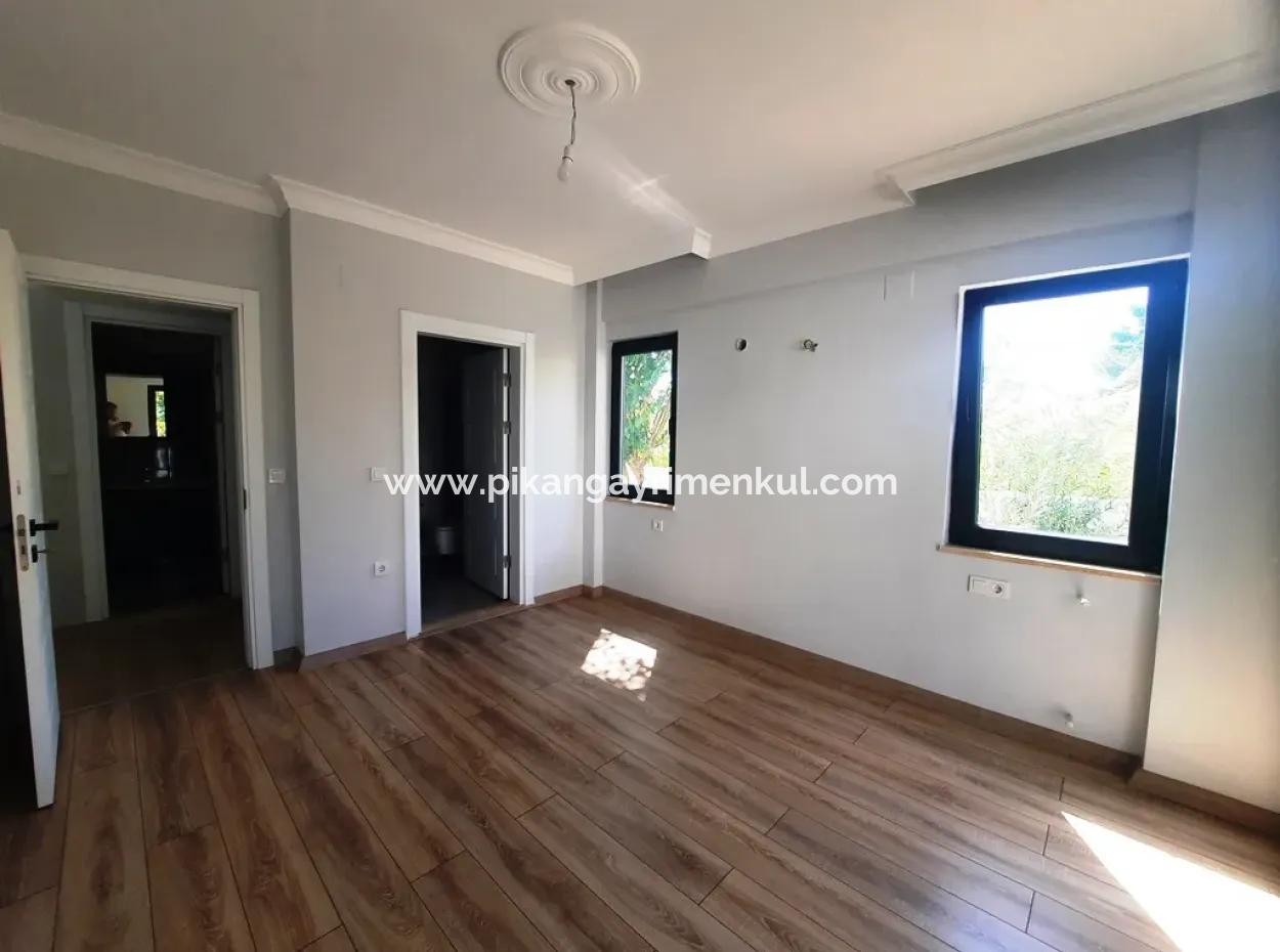 Muğla Dalyanda 520 M2 Arsada 230 M2 5+1 Ultra Lüks Villa Satılık