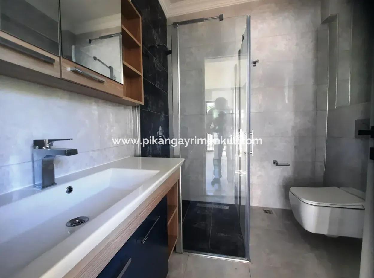 Muğla Dalyanda 520 M2 Arsada 230 M2 5+1 Ultra Lüks Villa Satılık