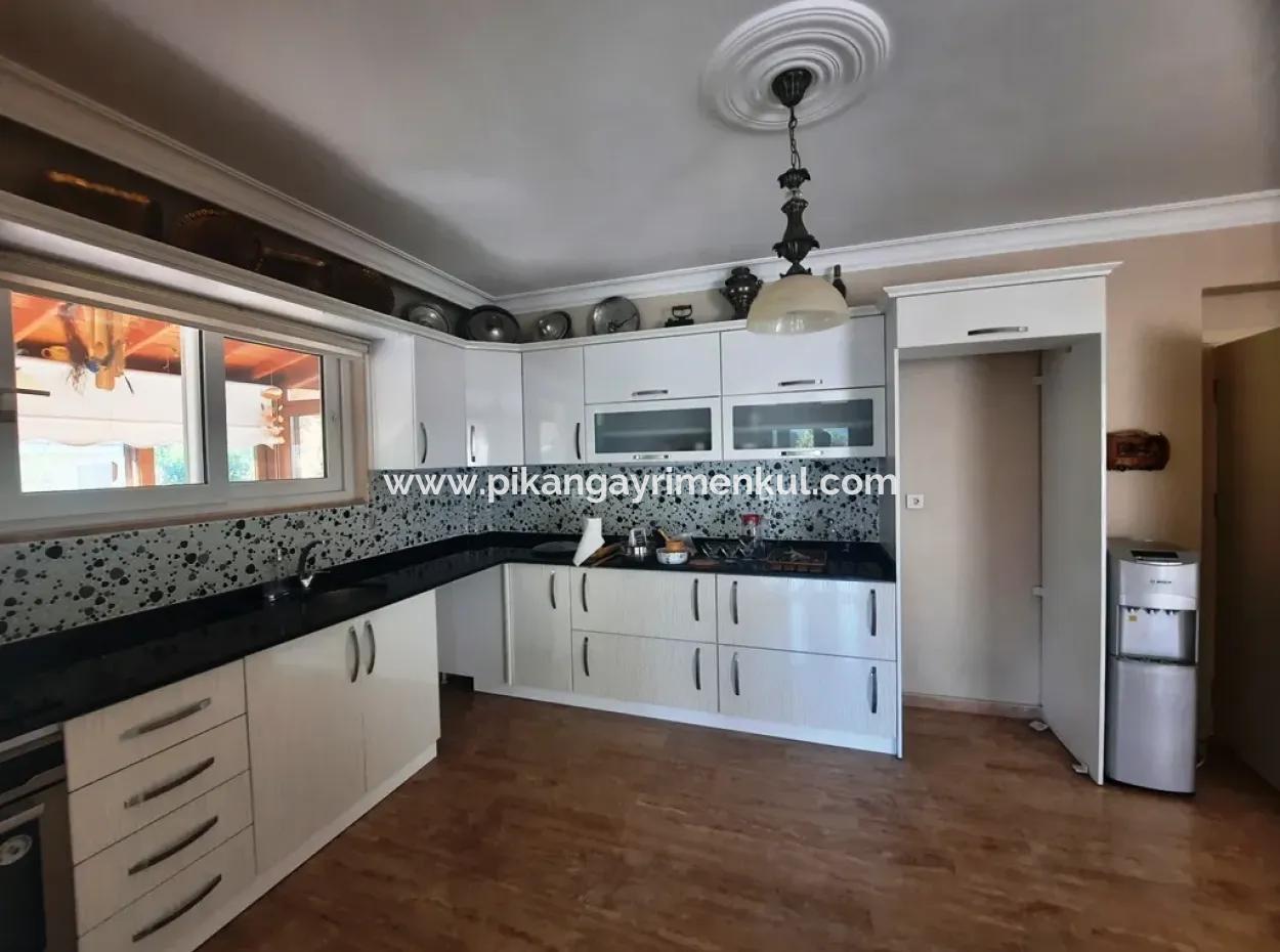 Muğla Ortaca Okçularda 200 M2 5+1 Yüzme Havuzlu Müstakil Eşyalı Villa Yıllık Kiralık