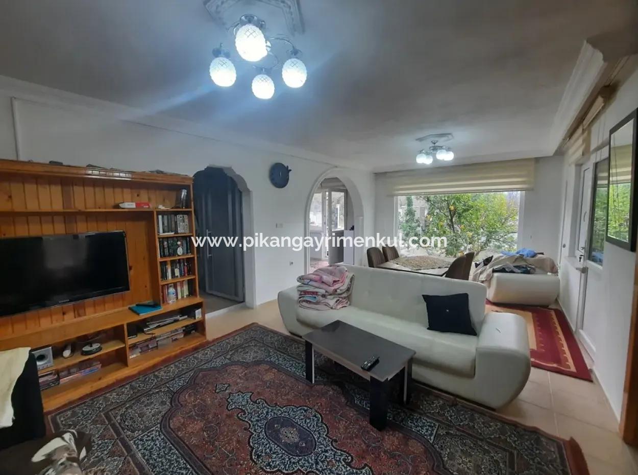 Köyceğiz Zeytinalanında 1700 M2 Arsada 200 M2 Göl Manzaralı Villa Satılık