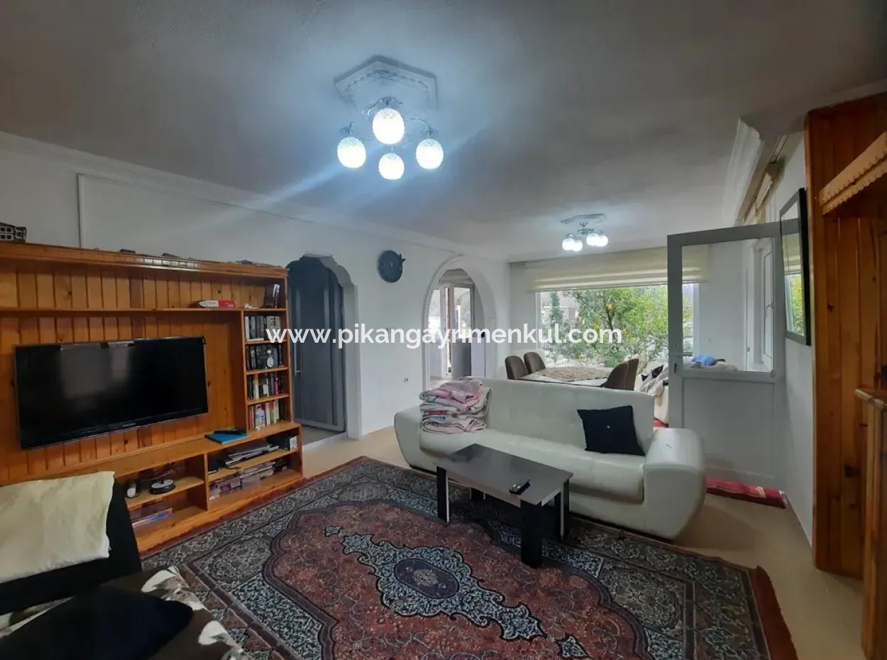 Köyceğiz Zeytinalanında 1700 M2 Arsada 200 M2 Göl Manzaralı Villa Satılık