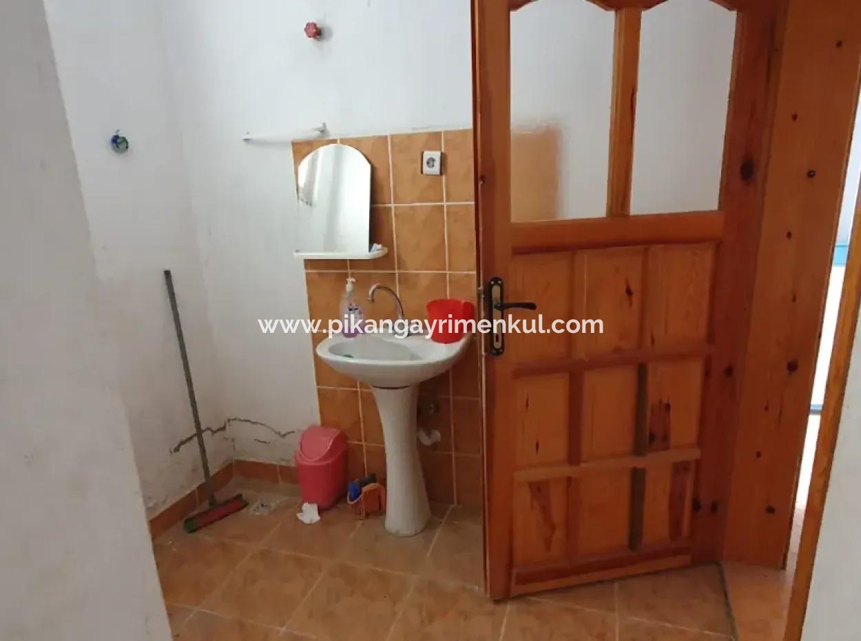 Denizli Çameli Ericekte İçinde 2 Adet Ev Bulunan Arazi Satılık