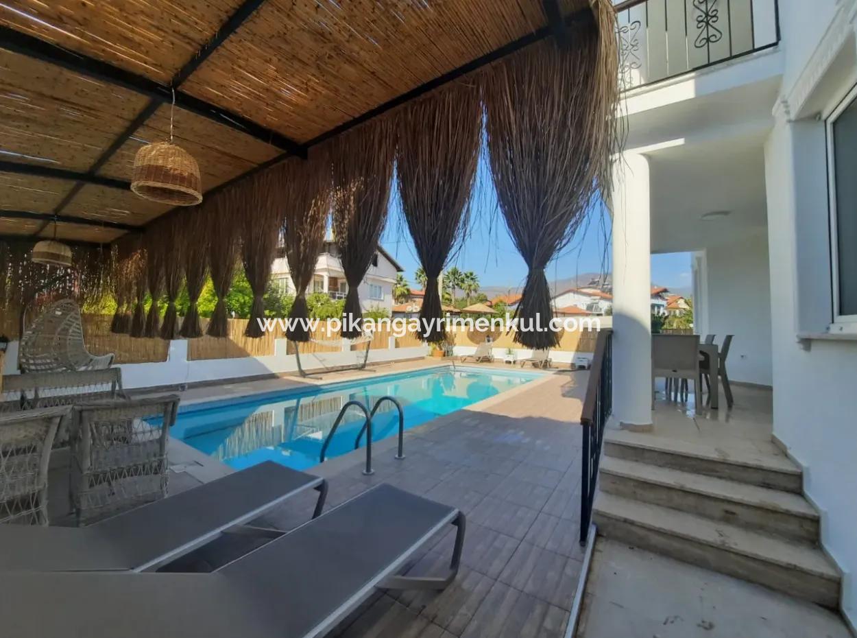 Köyceğizde Göle Yakın Yüzme Havuzlu, Eşyalı, 7+1 Müstakil Tripleks Mayısa Kadar  Kiralık