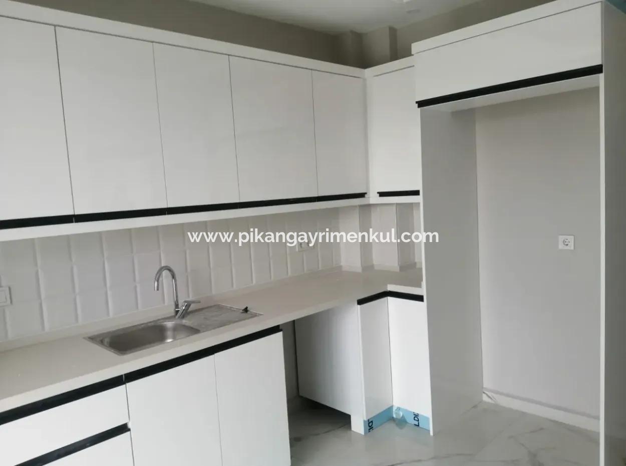 Muğla ,Köyceğiz, Gülpınar Da Göl Manzaralı, Bağımsız Mutfak 170 M2, 4+1 Lüks Daire Satılık.