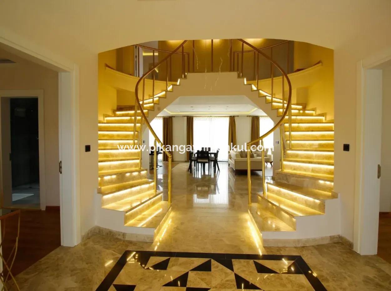 Muğla Ortaca Dalyan’da 770 M² Arsada 5+1 Havuzlu Müstakil Lüks Villa Satılık