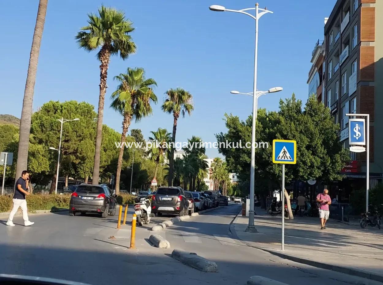 Ortaca Merkezde Kurumsal Kiracılı 300 + 300 M2 Dükkan Satılık Veya Takas Olur