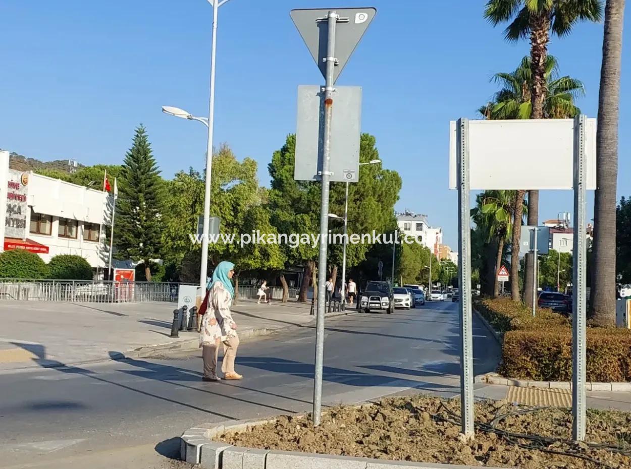 Ortaca Merkezde Kurumsal Kiracılı 300 + 300 M2 Dükkan Satılık Veya Takas Olur