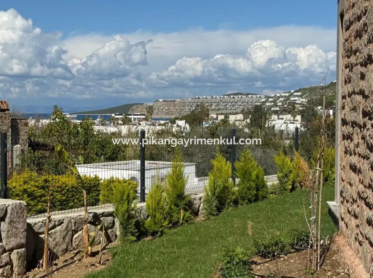 Muğla Bodrum Gündoğanda Deniz Manzaralı 4+1 Sıfır Dubleks Satılık