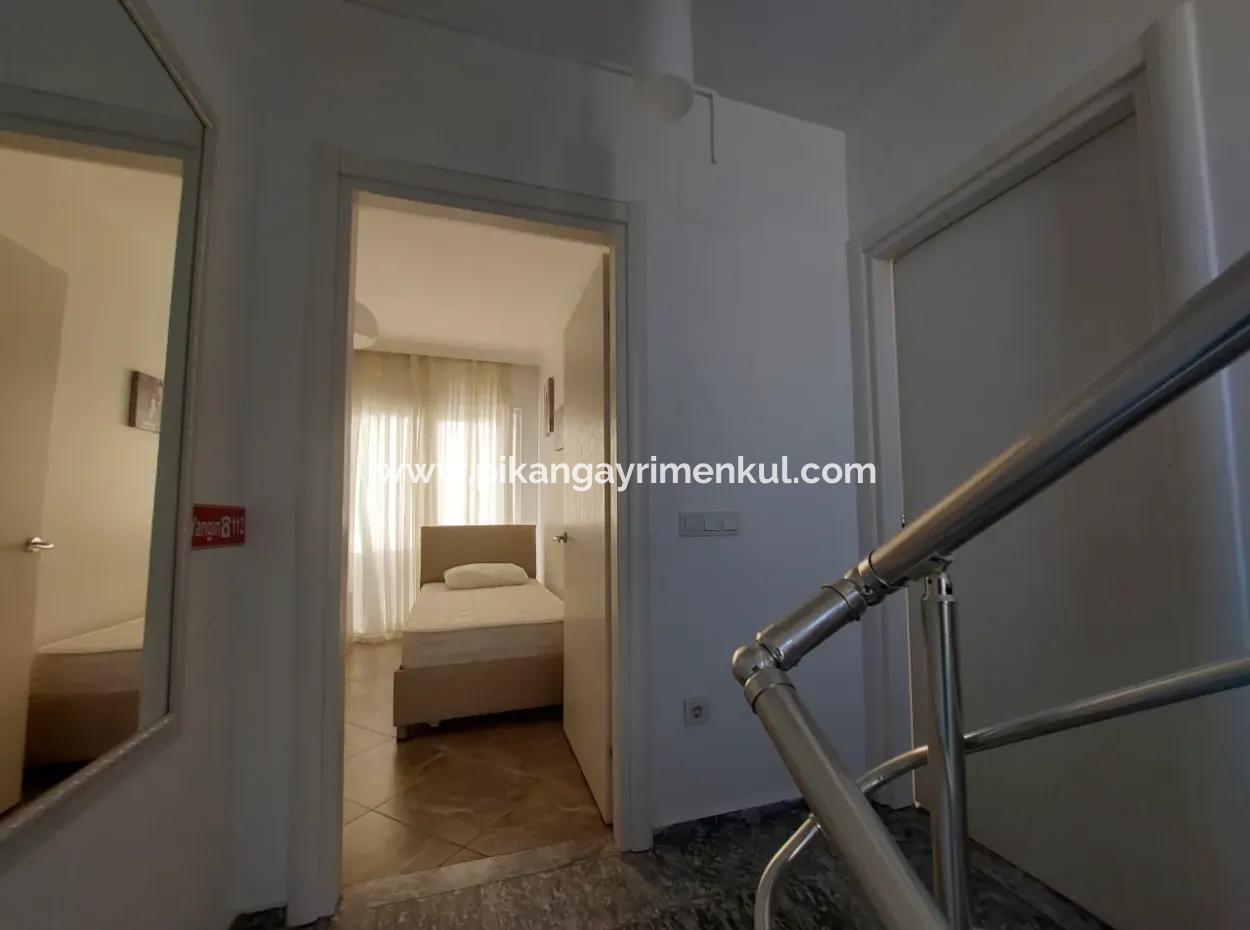 Muğla Dalyan Merkezde Yüzme Havuzlu 3+1 Fırsat Tripleks Satılık