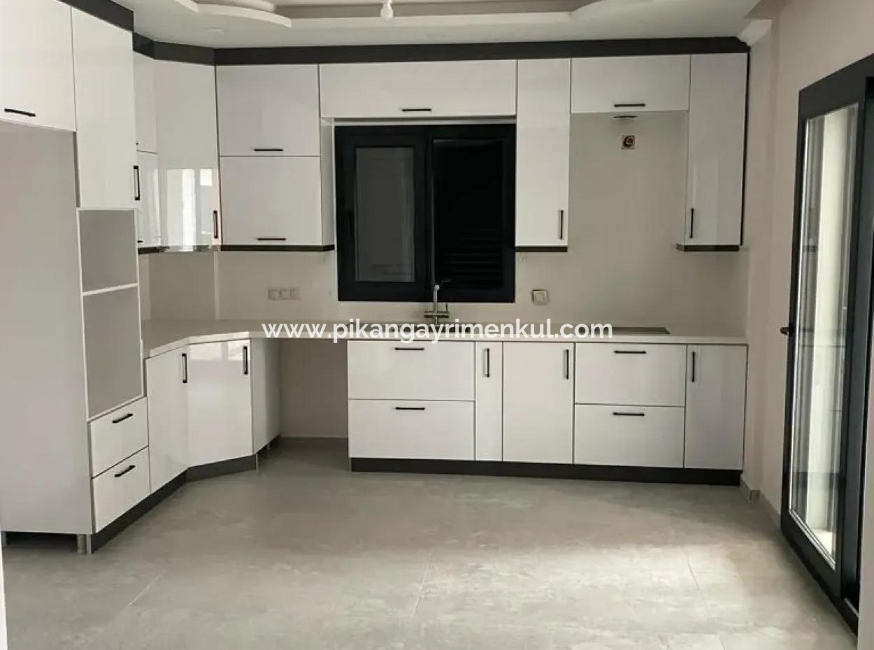 Dalamanda 600 M2 Müstakil Arsada Ortak Havuzlu Sıfır Dubleks Villa Satılık