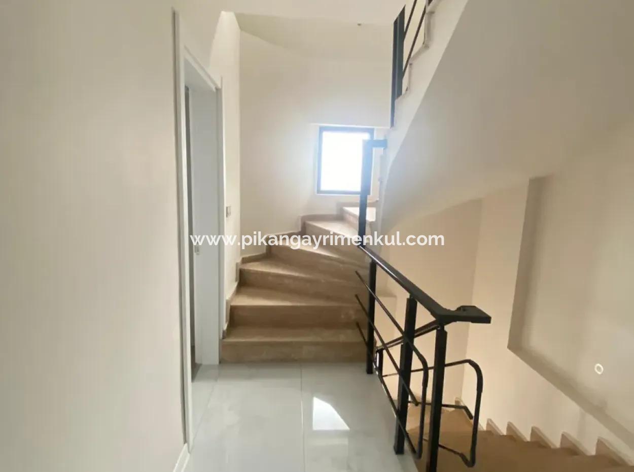 Ortaca Sarıgerme De 415 M2 Arsa İçerisinde, Eşyalı 4+1 Villa  Kiralık