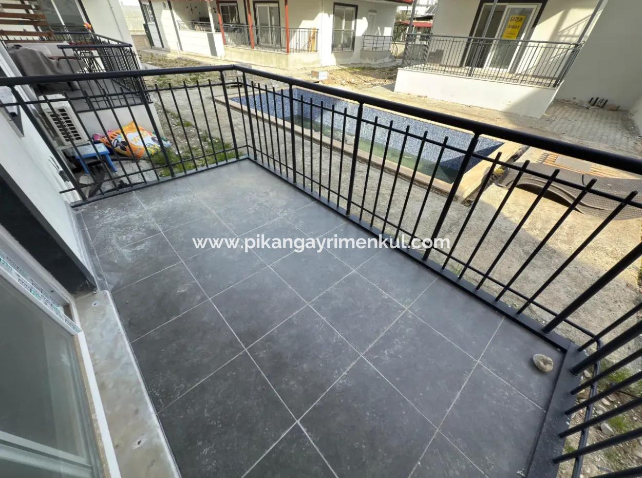 Ortaca Merkeze Yakın Havuzlu Sitede 1+1 Geniş Sıfır Daire Satılık.