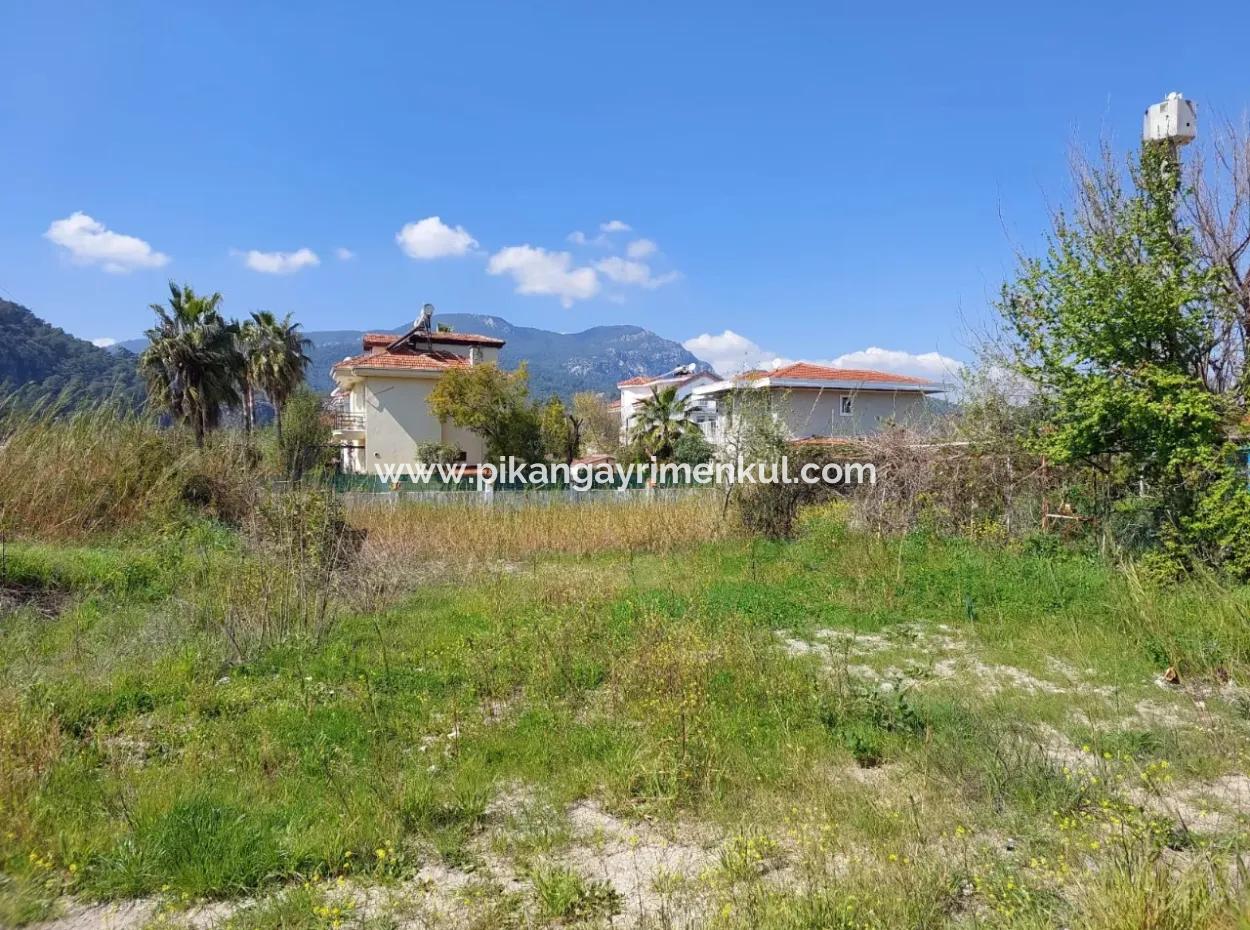 Dalyan Gülpınarda İşlek Caddede 500 M2 Arsa Kiralık