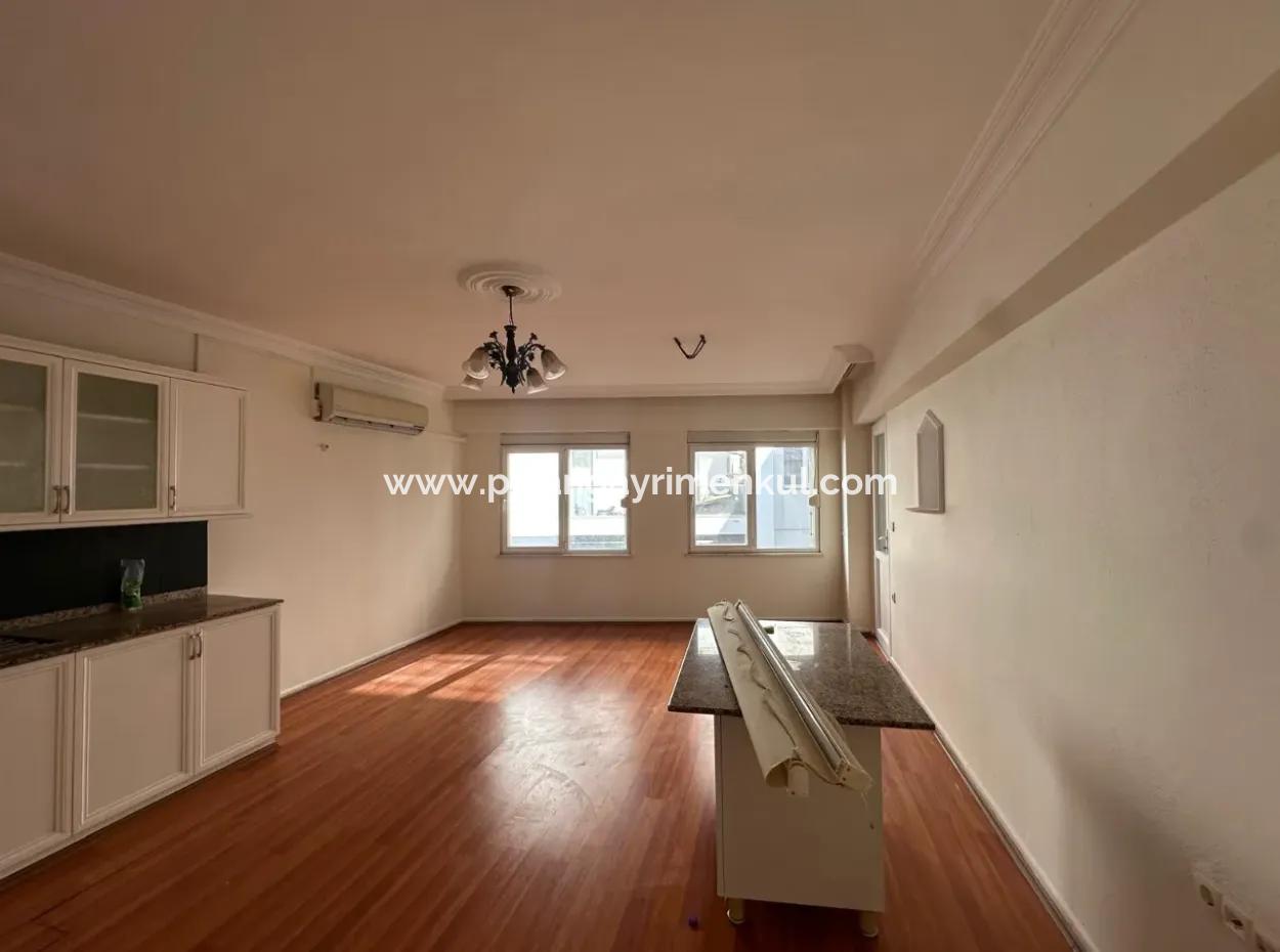 Merkezde 4+1 Salon Ve Mutfak Klimalı Daire Kiralık