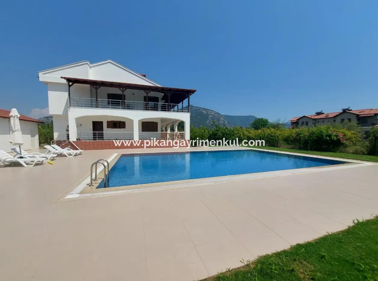 Mugla Dalyanda 7 500 M2 Nar Bahçesinde 5+1 Yüzme Havuzlu Lüks Tripleks Satılık