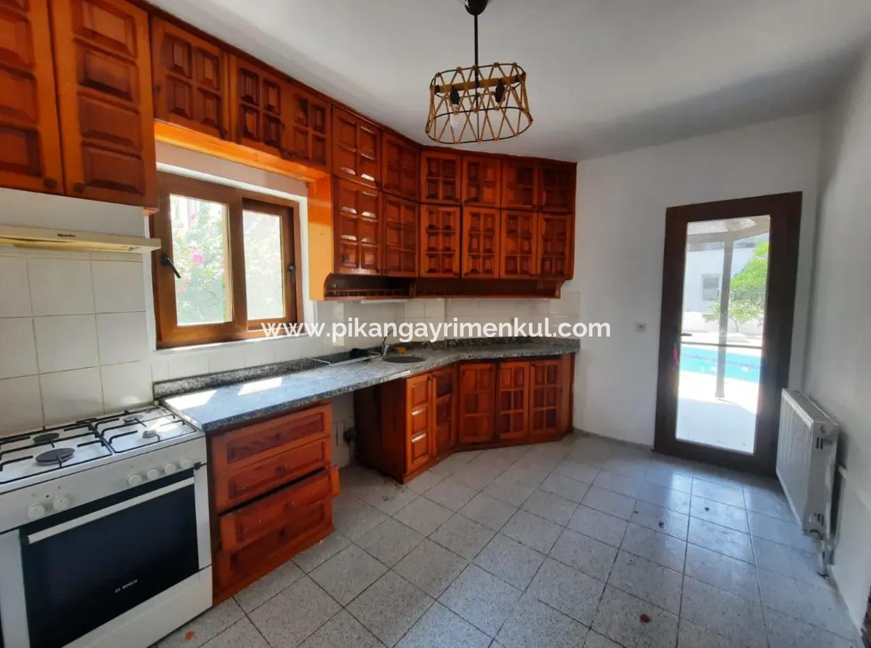 Muğla Ortaca Dalyan’da Yüzme Havuzlu 3+1, Ve  1+1 Eşyasız Villa Kiralık