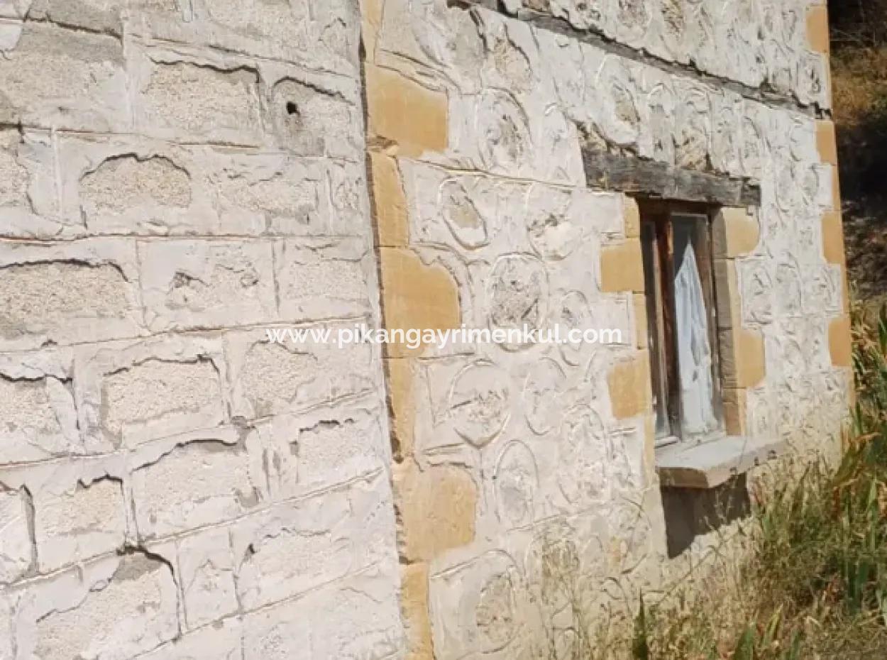 Denizli Çameli Gökçeyaka’da 750 M² Arazide 2 Katlı Taş Ev Satılık