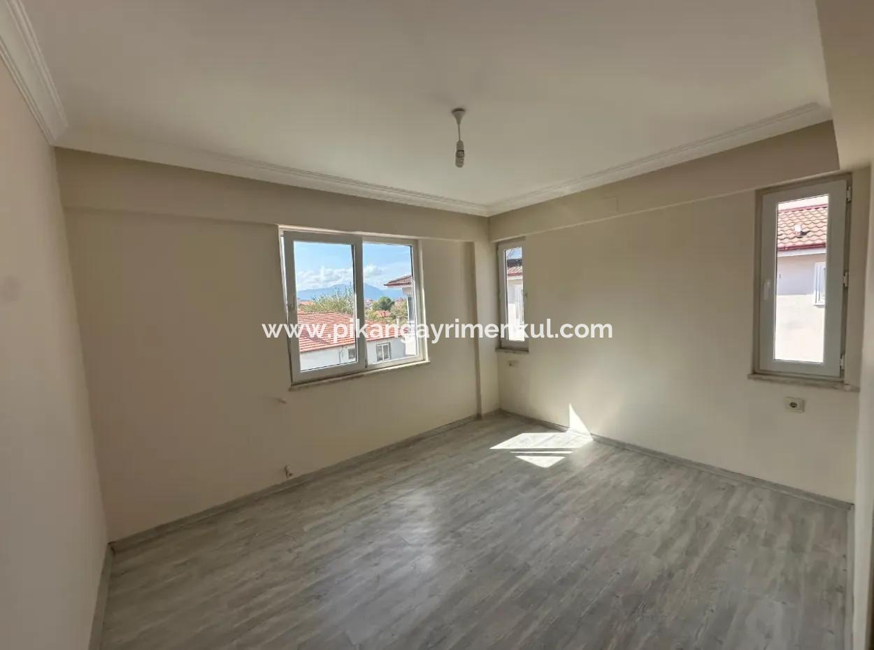 Ortaca Cumhuriyet De 2+1 3. Kat Daire Kiralık