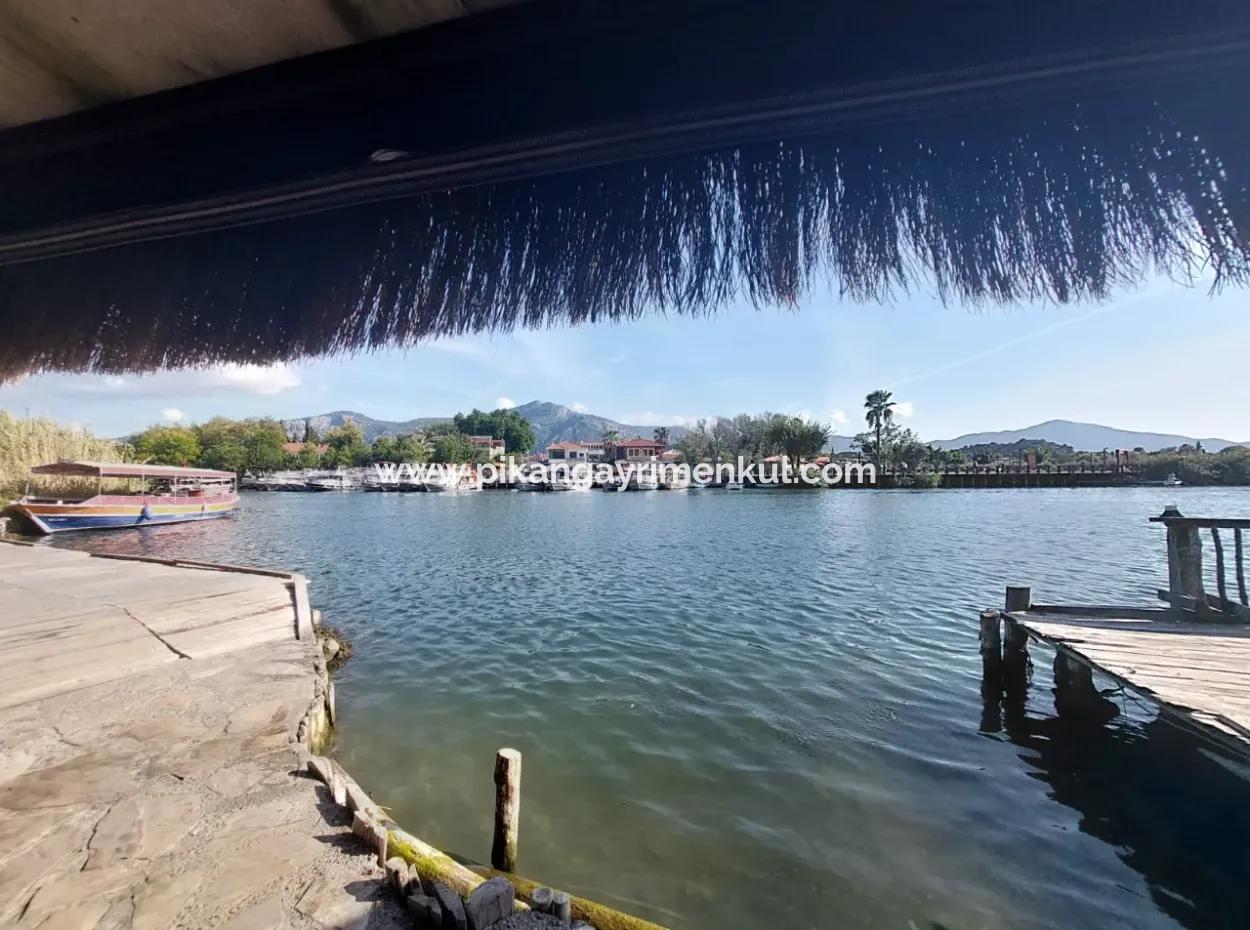 Köyceğiz Çandır Dalyan Kanalına Sıfır 865 M2 Ev Ve Restaurant  Satılık