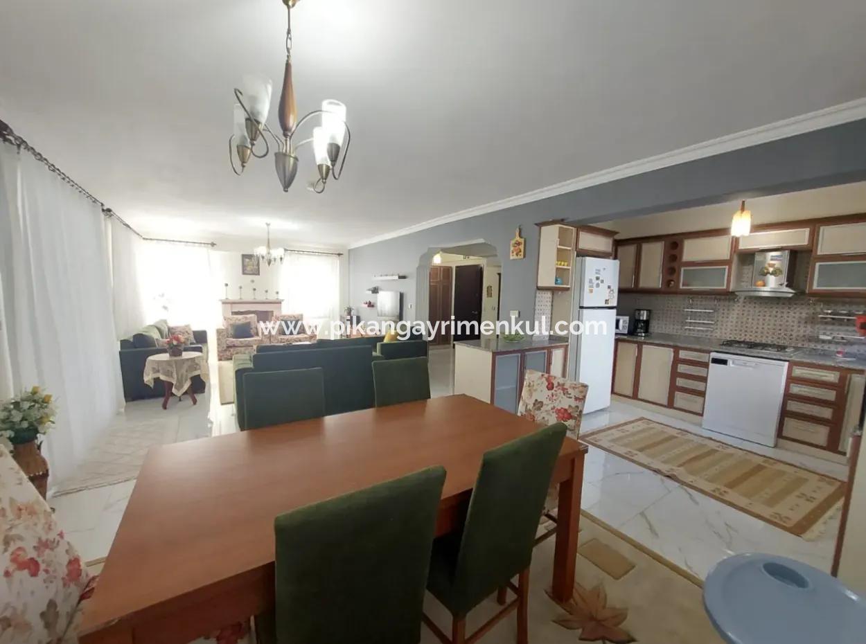 Dalyan Merkezde 5+1 Satılık Triplex Villa