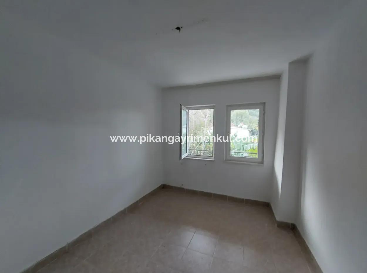 Ortaca Marmarlıda Bahçeli 150 M2, 3+1 Üst Kat Eşyasız Daire Kiralık
